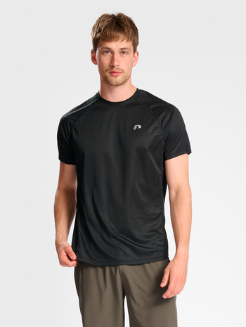 MEN'S CORE RUNNING T-SHIRT S/S, BLACK, model