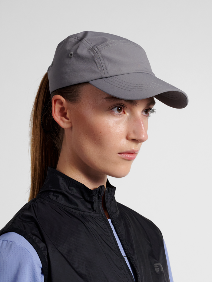 nwlRUNNING CAP, TITANIUM, model