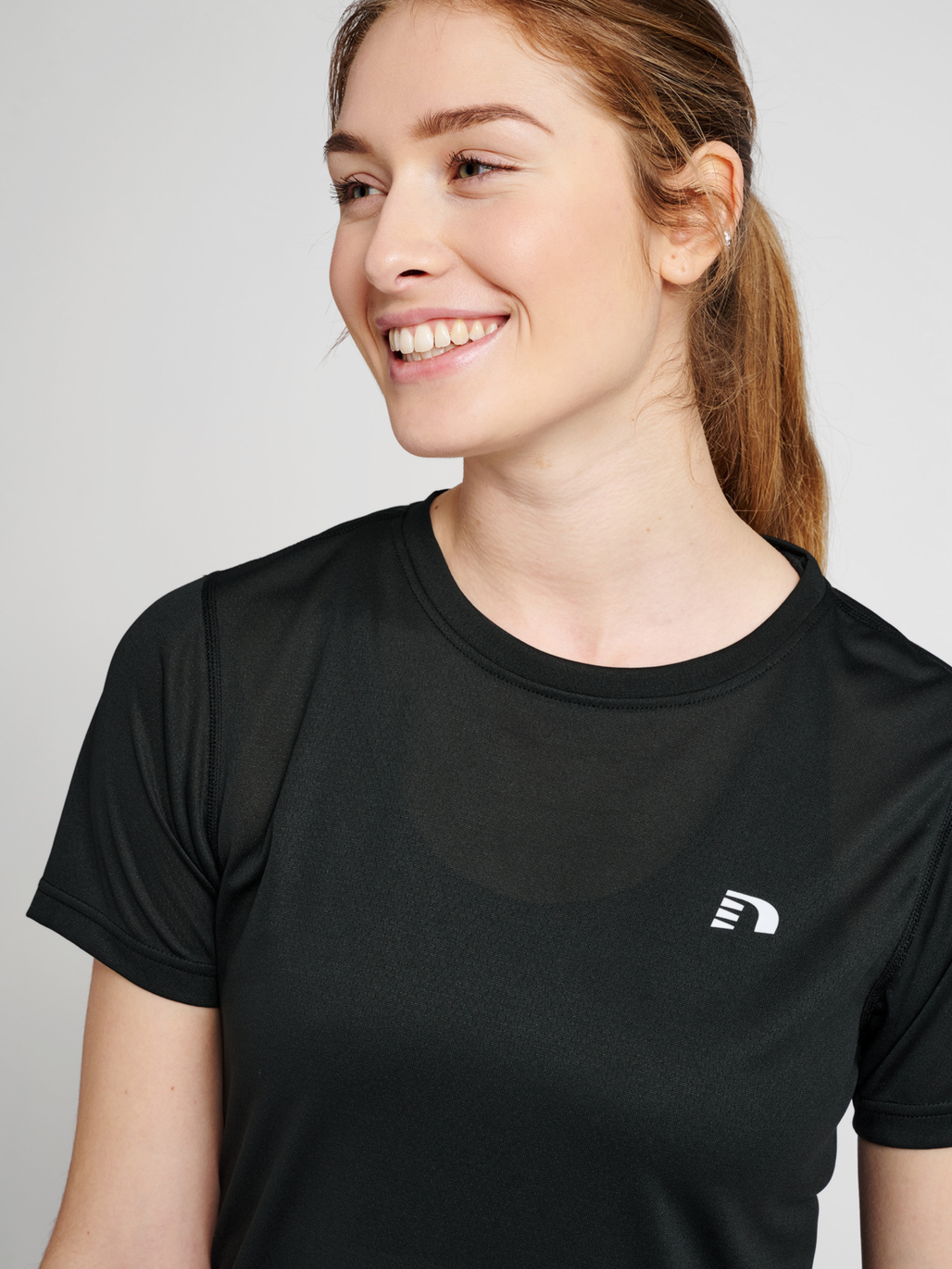 Black t shirt women shop