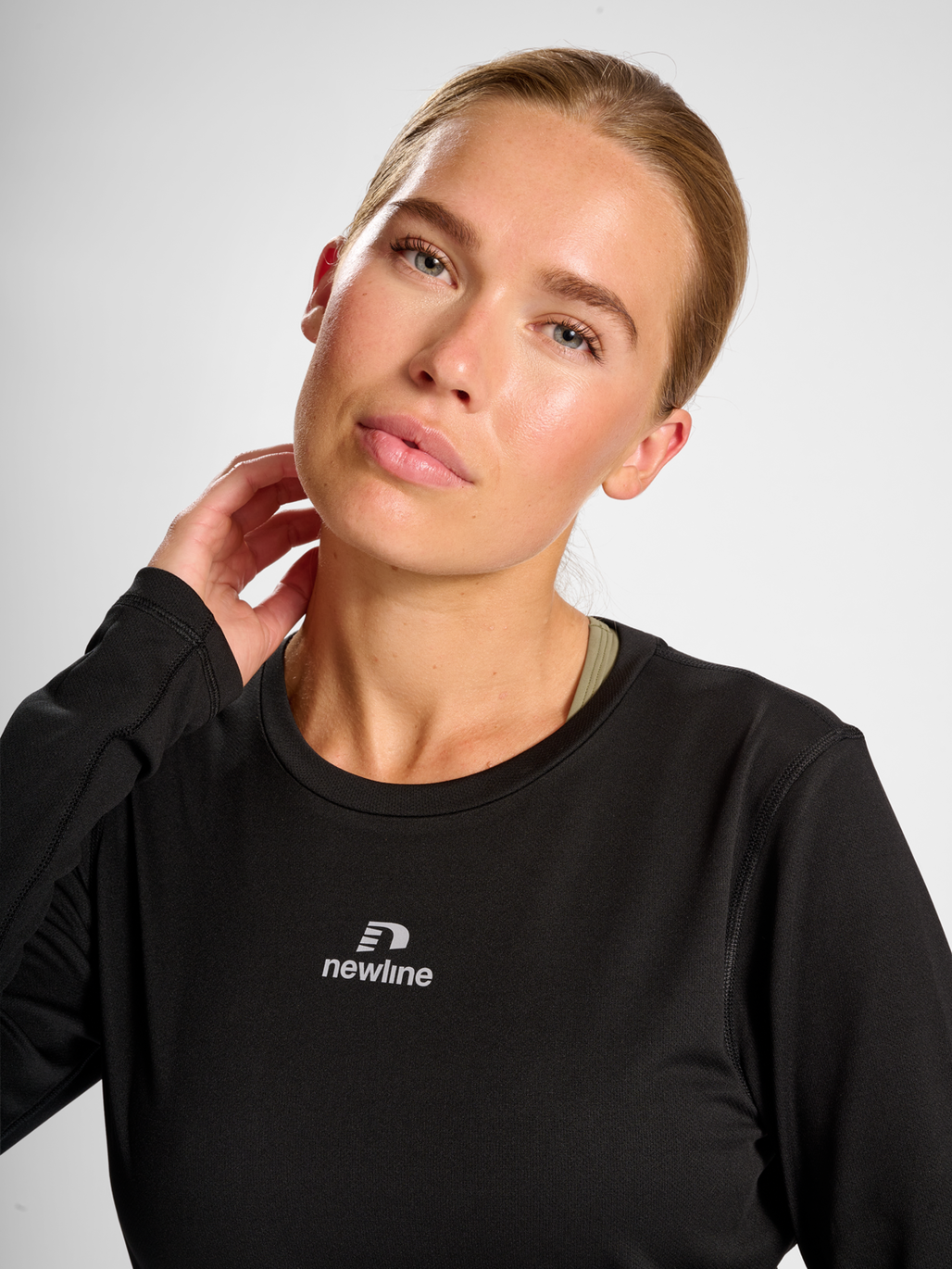 nwlBEAT POLY LS TEE WOMAN, 2001, model