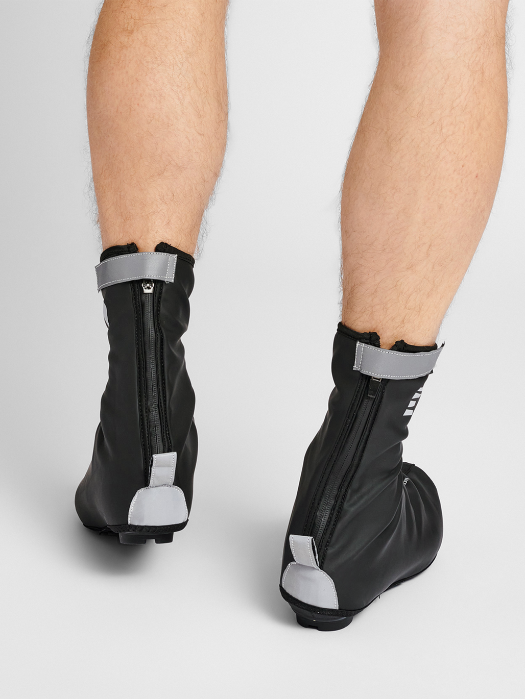 CORE RAIN SHOE COVER, BLACK, model