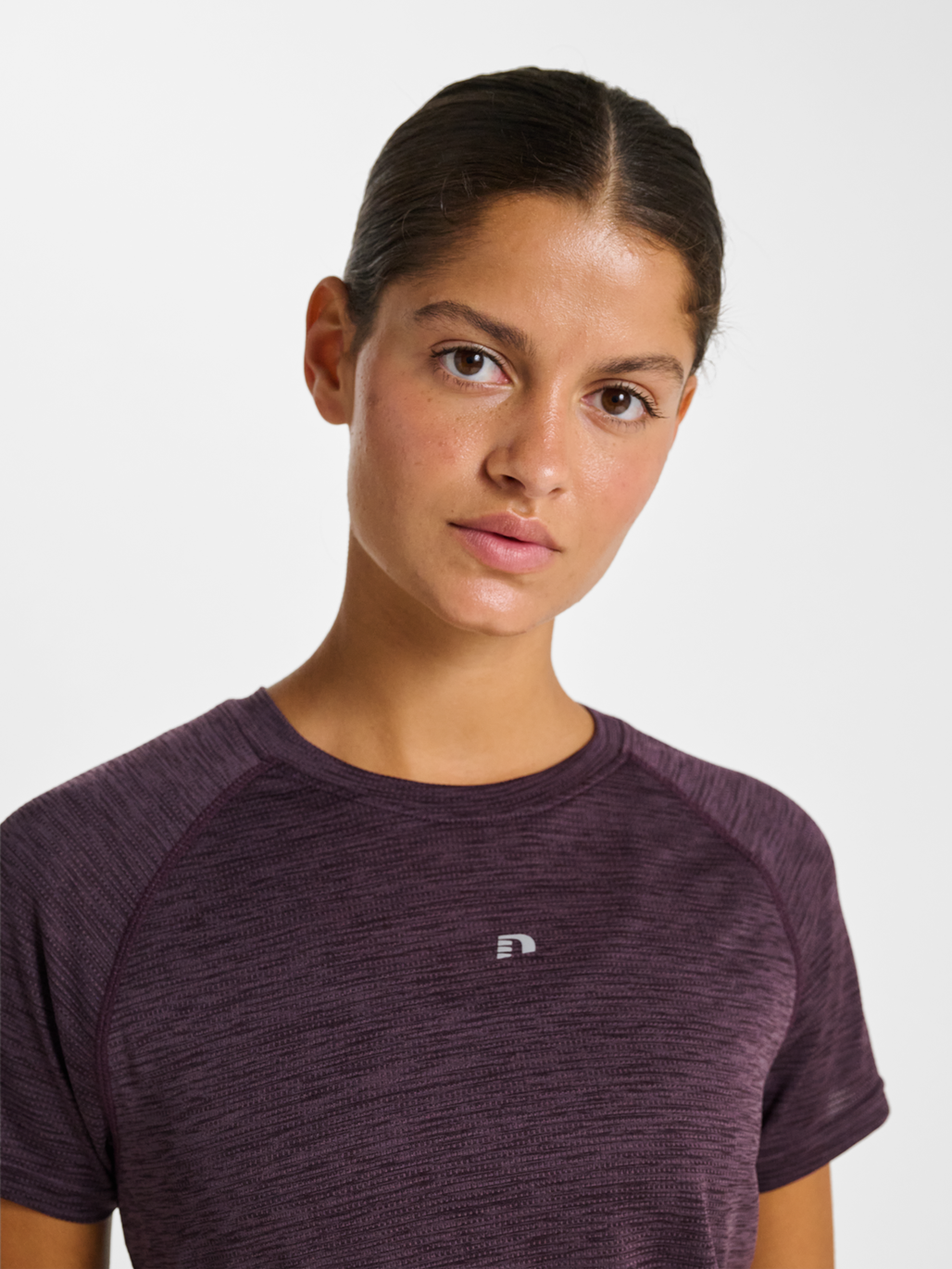 nwlACTIVE W T-SHIRT S/S, PLUM PERFECT, model