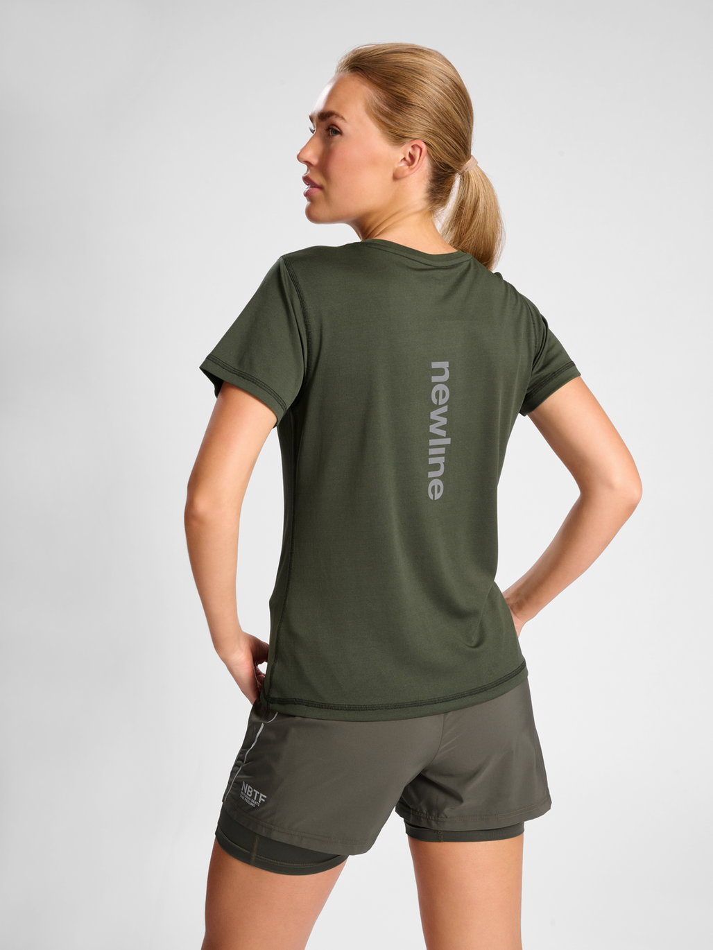 nwlBEAT POLY TEE WOMAN, 1954, model