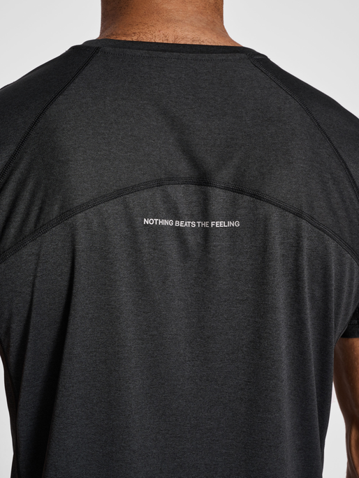 nwlTEMPE T-SHIRT S/S MEN, BLACK, model