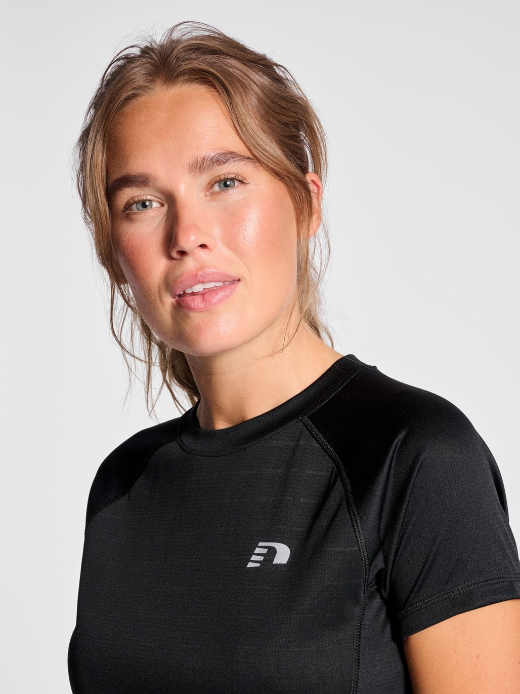 nwlLAKELAND T-SHIRT S/S WOMEN, BLACK, model