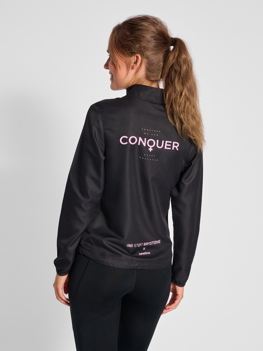 nwlSB RUNNING JACKET WO, BLACK, model