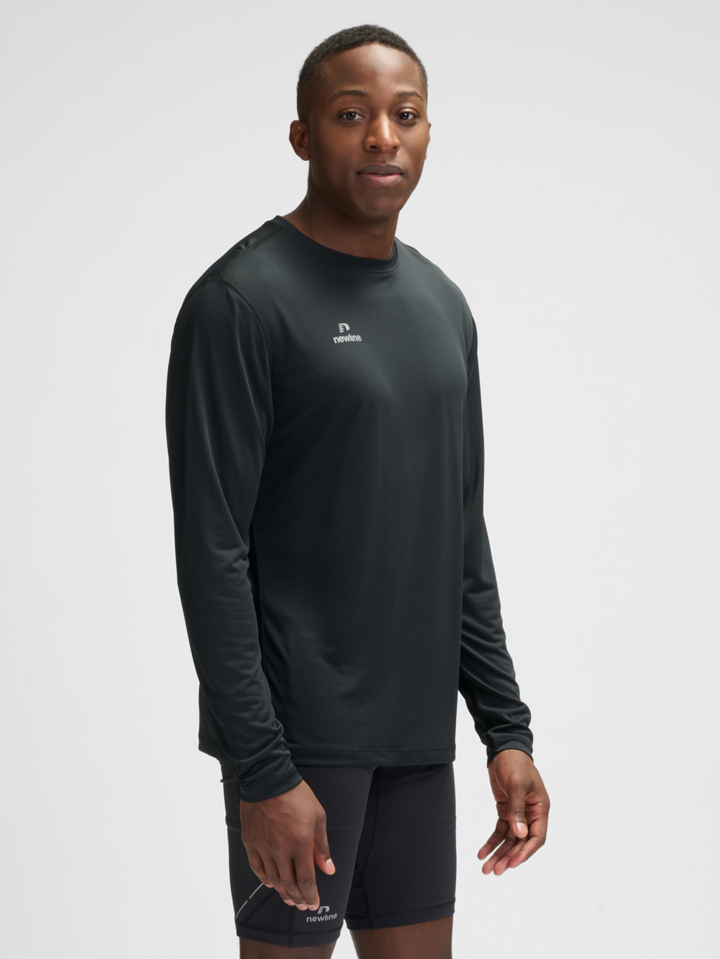 nwlBEAT T-SHIRT L/S, BLACK, model