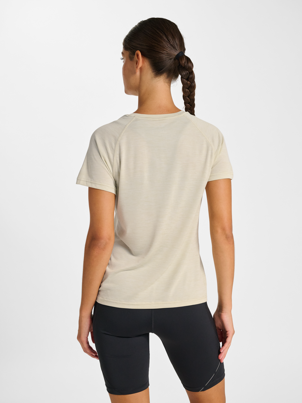 nwlACTIVE W T-SHIRT S/S, SILVER BIRCH, model
