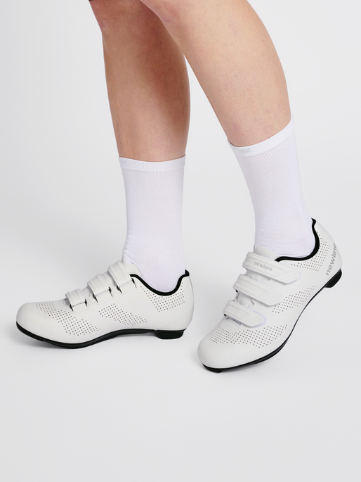Road bike hotsell shoes white